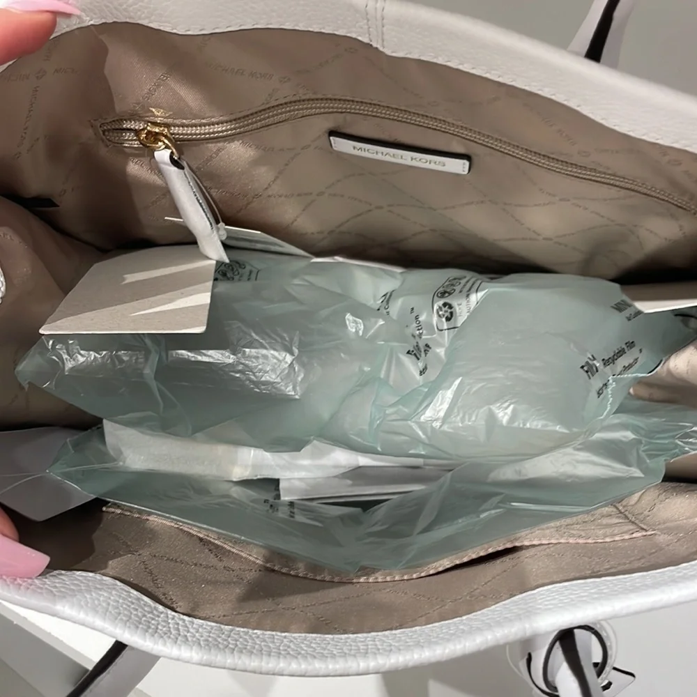 Michael kors 🌈 Mirella pride collection bag - Picture 4 of 6